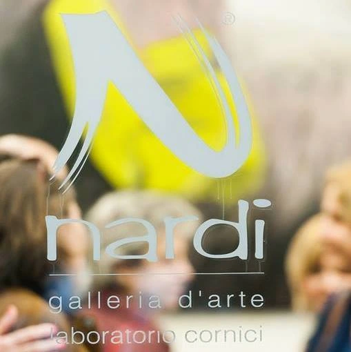 Dettaglio della vetrina Nardi Galleria d'arte e laboratorio cornici